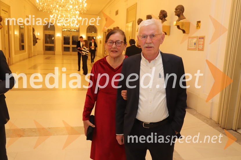  Dunja Bezjak;  Branko Bezjak, nekdanji direktor, SwatyPremiera Puccinijeve opere Lastovka v Operi in Baletu Slovenskega narodnega gledališča Maribor