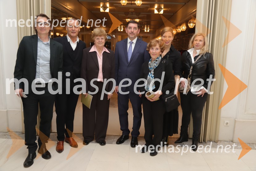  Aleksandar  Popovski, režiser, umetniški direktor Drame SNG Maribor;  Danilo Rošker, direktor SNG Maribor;  Marjeta Musar; dr. Aleš Musar, lastnik Ruske dače;  ... ;  Nataša Matjašec Rošker, igralka;  Natalija PopovskiPremiera Puccinijeve opere Lastovka v Operi in Baletu Slovenskega narodnega gledališča Maribor