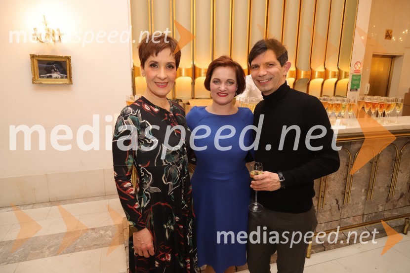  Martina Ledinek, operna pevka;  Terezija Potočnik Škofič;  Mircea Golescu, baletni plesalecPremiera Puccinijeve opere Lastovka v Operi in Baletu Slovenskega narodnega gledališča Maribor