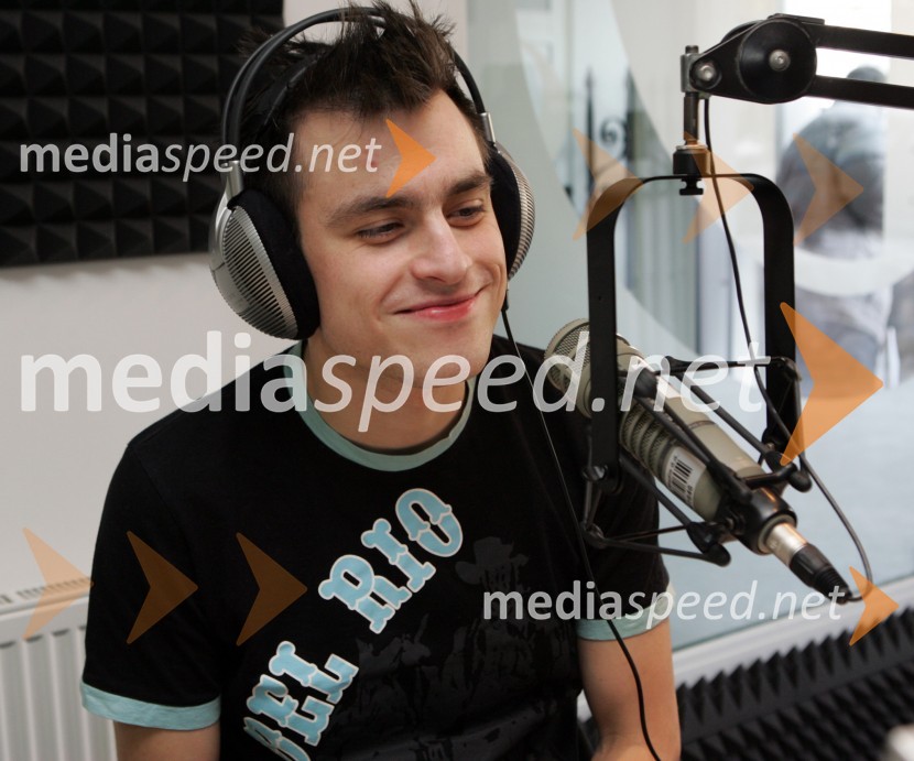 Omar Kareem Naber, pevecRadio 1, otvoritev nove radijske postaje