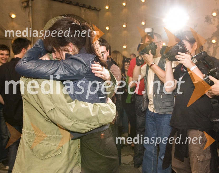 Grega Skočir, pevec skupine Big Foot Mama in Ana Dolinar, igralkaZaključni koncert skupine Big Foot Mama z gosti