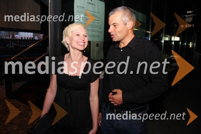 Dolores Rebernak, finančna direktorica podjetja Altor d.o.o. in Saša Arsenovič, direktor podjetja S.Oliver SLORožmarin, koncert skupine Leeloojamais