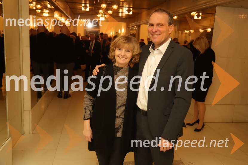 doc. dr. Breda Jesenšek Papež, predstojnica Instituta za fizikalno in rehabilitacijsko medicino (UKC Maribor);   Marijan Papež, generalni direktor, ZPIZTartuffe, premiera v SNG Maribor