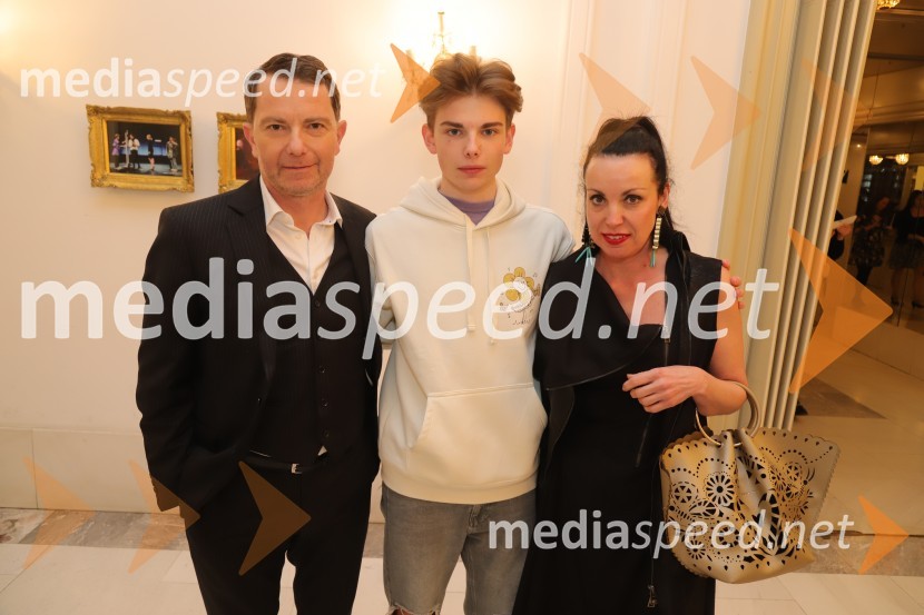  Tomaž Orešič, podpredsednik skupine Resalta;  Tilen Orešič;  Tijana Orešič Barač, dr. med. specialistka dermatologijeTartuffe, premiera v SNG Maribor