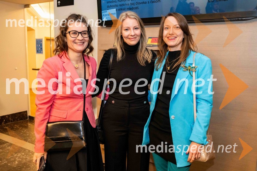  Milana Simonič, vodja marketinga in odnosov za javnostmi SLG Celje;  Tjaša Šuligoj, vodja pravne službe, SLG Celje;  Živa Čebulj, prevajalka in lektoricaZaključek in nagrajenci 32. Dnevov komedije: grenka komedija Paradiž velika zmagovalka festivala