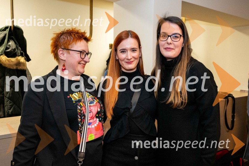  Urška Vovk, koordinatorka in organizatorka kulturnega programa, SLG Celje;  ... ;  ... Zaključek in nagrajenci 32. Dnevov komedije: grenka komedija Paradiž velika zmagovalka festivala