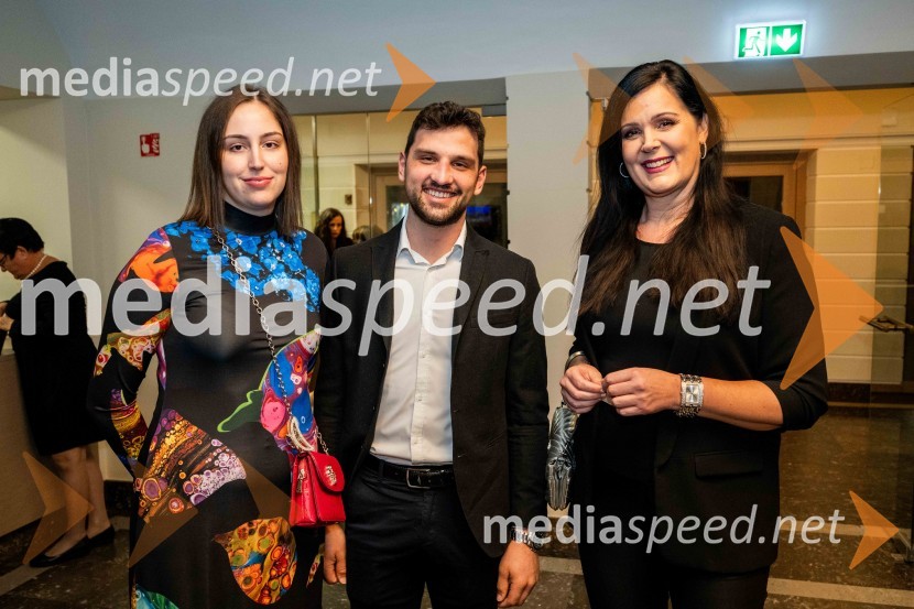  ... ;  Blaž Avbelj;  Janja Sluga, poslanka Gibanje SvobodaZaključek in nagrajenci 32. Dnevov komedije: grenka komedija Paradiž velika zmagovalka festivala