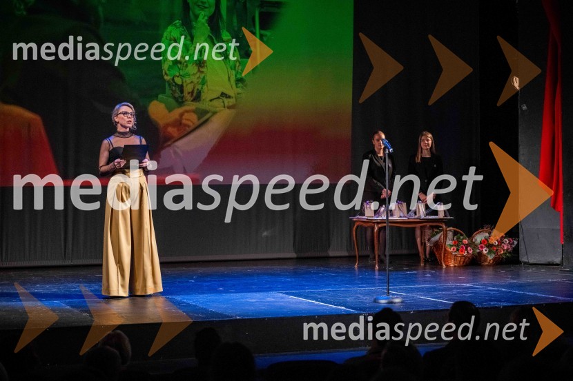  Manca  Ogorevc, igralkaZaključek in nagrajenci 32. Dnevov komedije: grenka komedija Paradiž velika zmagovalka festivala