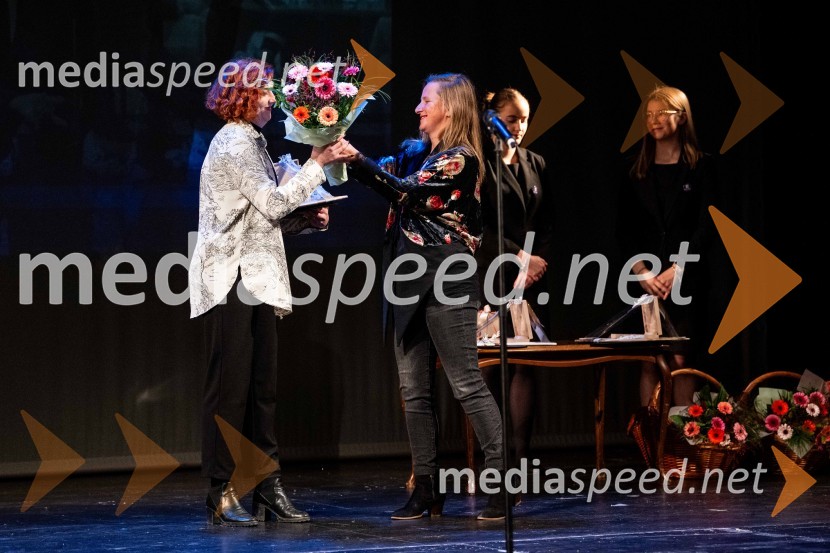  Nina  Ramšak Marković, režiserka;  ... Zaključek in nagrajenci 32. Dnevov komedije: grenka komedija Paradiž velika zmagovalka festivala