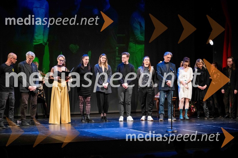  Miha Golob, upravnik in umetniški vodja, SLG Celje;  Branko Završan, igralec;  Manca  Ogorevc, igralka;  Maša Grošelj, igralka;  Lucija Harum, igralka, pevka;  Žan Brelih Hatunić, igralec;  Tanja Potočnik, igralka;  Rastko Krošl, igralec;  Lučka Počkaj, igralka;  Tatjana Doma, dramaturginja SLG Celje;  David Čeh, igralecZaključek in nagrajenci 32. Dnevov komedije: grenka komedija Paradiž velika zmagovalka festivala