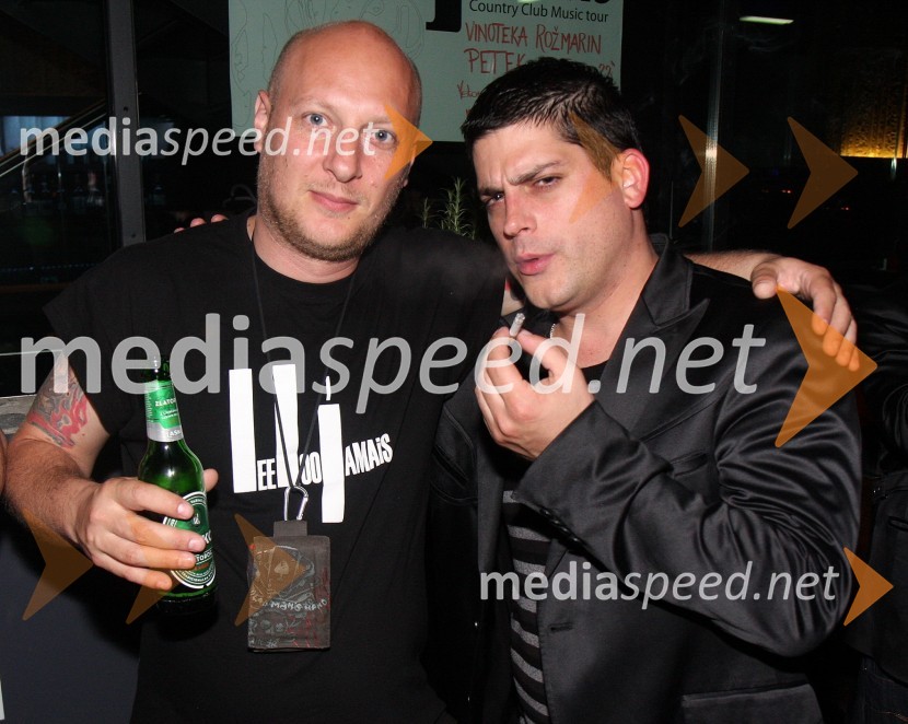 ... in Lovro Ravbar, saksofonist skupine LeeloojamaisRožmarin, koncert skupine Leeloojamais