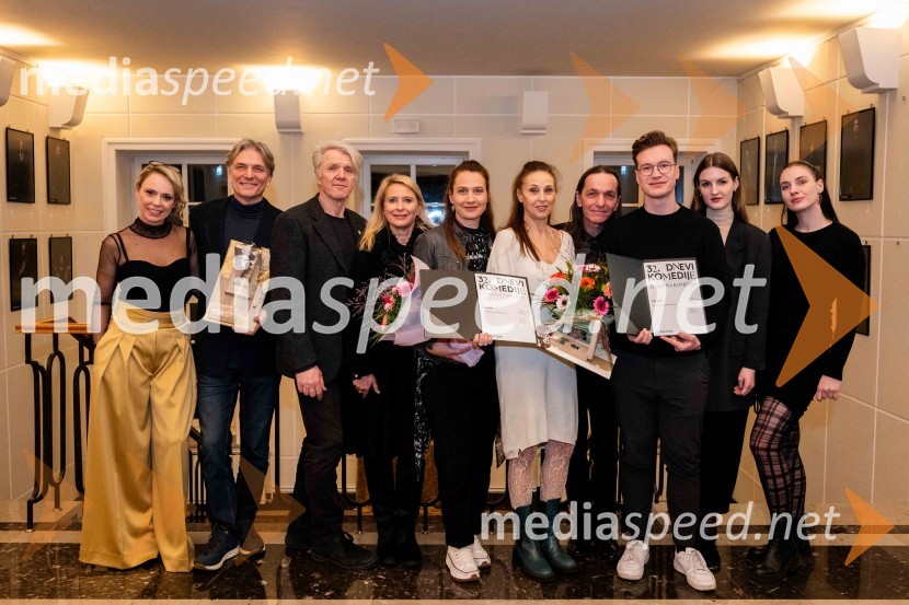  Manca  Ogorevc, igralka;  Rastko Krošl, igralec;  Branko Završan, igralec;  Tatjana Doma, dramaturginja, SLG Celje;  Tanja Potočnik, igralka;  Lučka Počkaj, igralka;  David Čeh, igralec;  Žan Brelih Hatunić, igralec;  Lucija Harum, igralka, pevka;  Maša Grošelj, igralkaZaključek in nagrajenci 32. Dnevov komedije: grenka komedija Paradiž velika zmagovalka festivala