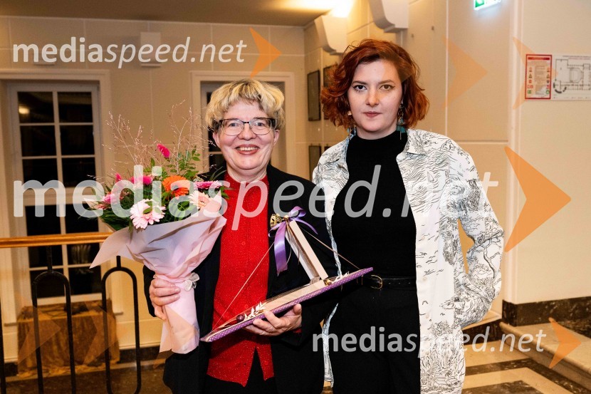  Nina  Majer Ivanetič ,  avtorica;  Nina  Ramšak Marković, režiserkaZaključek in nagrajenci 32. Dnevov komedije: grenka komedija Paradiž velika zmagovalka festivala