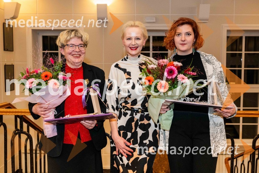  Nina  Majer Ivanetič ,  avtorica;  Polona  Juh, igralka;  Nina  Ramšak Marković, režiserkaZaključek in nagrajenci 32. Dnevov komedije: grenka komedija Paradiž velika zmagovalka festivala