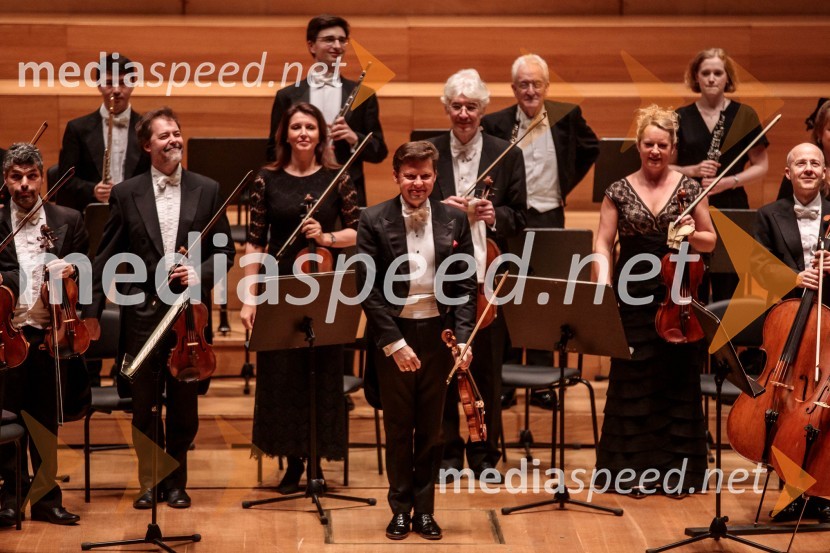  Julian Rachlin, violinist, violist in dirigentAngleški komorni orkester, koncert v Cankarjevem domu