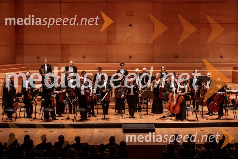  Julian Rachlin, violinist, violist in dirigentAngleški komorni orkester, koncert v Cankarjevem domu