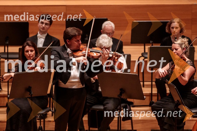  Julian Rachlin, violinist, violist in dirigentAngleški komorni orkester, koncert v Cankarjevem domu