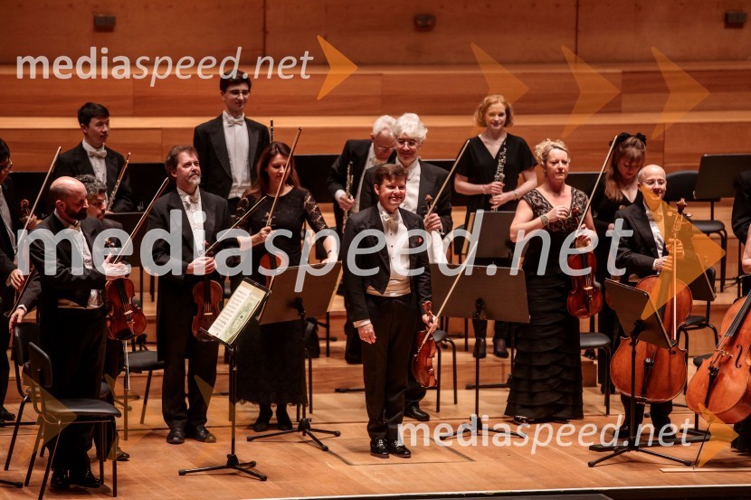  Julian Rachlin, violinist, violist in dirigentAngleški komorni orkester, koncert v Cankarjevem domu