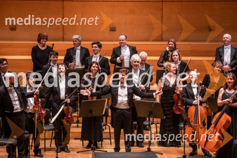  Julian Rachlin, violinist, violist in dirigentAngleški komorni orkester, koncert v Cankarjevem domu