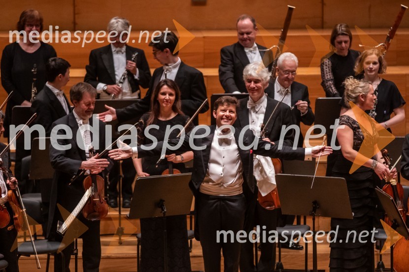  Julian Rachlin, violinist, violist in dirigentAngleški komorni orkester, koncert v Cankarjevem domu