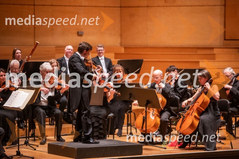  Julian Rachlin, violinist, violist in dirigentAngleški komorni orkester, koncert v Cankarjevem domu