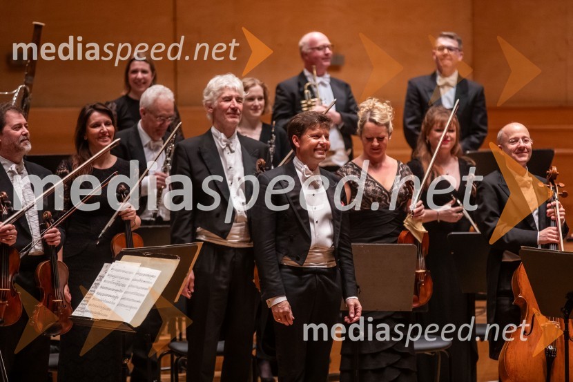  Julian Rachlin, violinist, violist in dirigentAngleški komorni orkester, koncert v Cankarjevem domu