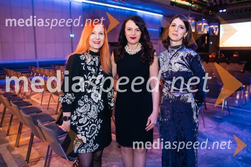  Zvezdana Lazar, Cankarjev dom;  Tajda Lekše, voditeljica;  Katarina Hergouth, vodja razstavnega programa, Cankarjev domOdprtje razstave Marie Lassnig v Cankarjevem domu