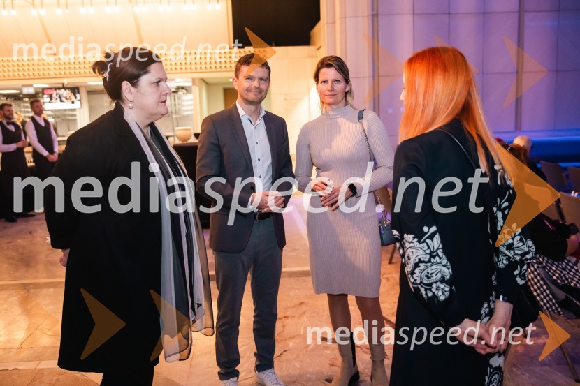  Uršula Cetinski, generalna direktorica, Cankarjev dom; mag. Boštjan Škufca Zaveršek, podpredsednik uprave, Telekom Slovenija;  Sonja Škufca Zaveršek, Setcce d.o.o.;  Zvezdana Lazar, Cankarjev domOdprtje razstave Marie Lassnig v Cankarjevem domu