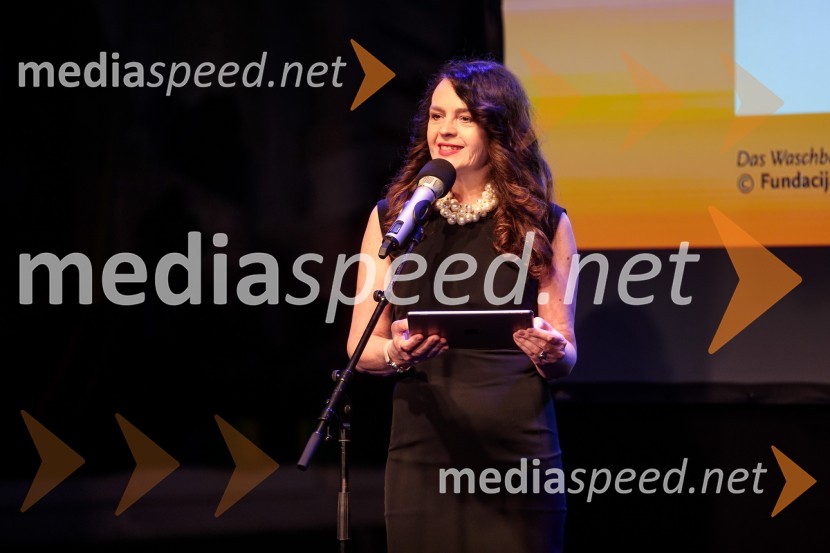  Tajda Lekše, voditeljicaOdprtje razstave Marie Lassnig v Cankarjevem domu