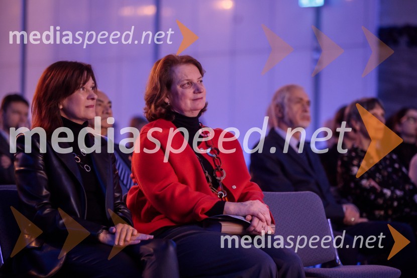  Sonja Reiser-Weinzettl, direktorica, Avstrijski kulturni forum Ljubljana; mag. Elisabeth Ellison-Kramer, avstrijska veleposlanica v SlovenijiOdprtje razstave Marie Lassnig v Cankarjevem domu