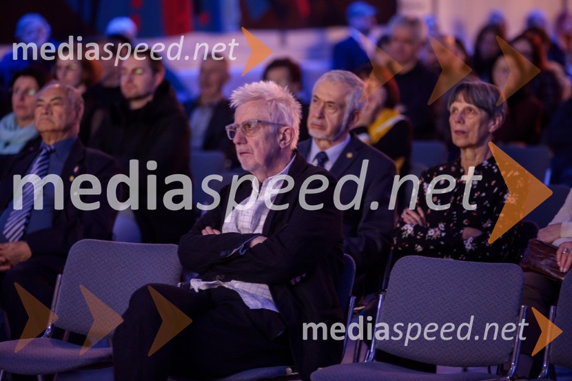  Peter Pakesch, avstrijski kustos razstave, direktor muzeja in direktor fundacije fundacije Maria LassnigOdprtje razstave Marie Lassnig v Cankarjevem domu