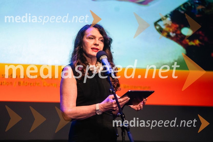  Tajda Lekše, voditeljicaOdprtje razstave Marie Lassnig v Cankarjevem domu