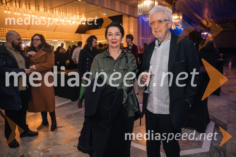  Zdenka Badovinac, direktorica, Muzej sodobne umetnosti Zagreb;  Peter Pakesch, avstrijski kustos razstave, direktor muzeja in direktor fundacije fundacije Maria LassnigOdprtje razstave Marie Lassnig v Cankarjevem domu