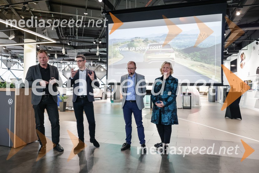  Marko Škriba, direktor znamke Volkswagen pri Porsche Slovenija d.o.o.;  ... ;  ... ;  Sabrina Pečelin, vodja odnosov z javnostmi pri Porsche Slovenija d.o.o.Volkswagen T-Cross, predstavitev