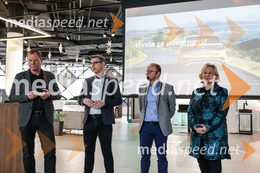  Marko Škriba, direktor znamke Volkswagen pri Porsche Slovenija d.o.o.;  ... ;  ... ;  Sabrina Pečelin, vodja odnosov z javnostmi pri Porsche Slovenija d.o.o.Volkswagen T-Cross, predstavitev