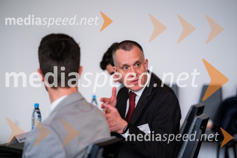  Oliver P. Müller, CFA, CAIA, FRM, CFA Society SwitzerlandCFA Research Challenge 2023/2024