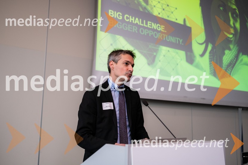  Bojan Ivanc, CFA, CAIA, član upravnega odbora društva CFA Slovenija in glavni ekonomist Analitike GZS, lokalni koordinator CFA Research Challenge 2022CFA Research Challenge 2023/2024