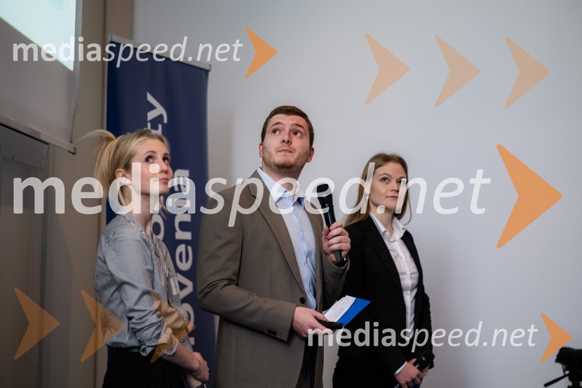  Kim Bokalič;  Elia Chimenti;  Iza MatkoCFA Research Challenge 2023/2024