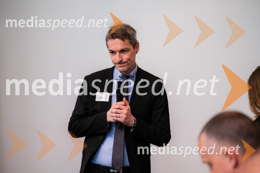  Bojan Ivanc, CFA, CAIA, član upravnega odbora društva CFA Slovenija in glavni ekonomist Analitike GZS, lokalni koordinator CFA Research Challenge 2022CFA Research Challenge 2023/2024