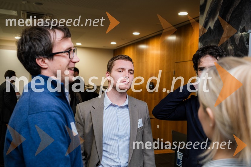  Elia ChimentiCFA Research Challenge 2023/2024