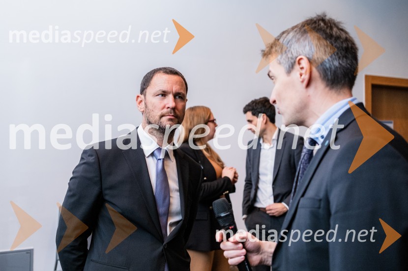  ... ;  Bojan Ivanc, CFA, CAIA, član upravnega odbora društva CFA Slovenija in glavni ekonomist Analitike GZS, lokalni koordinator CFA Research Challenge 2022CFA Research Challenge 2023/2024