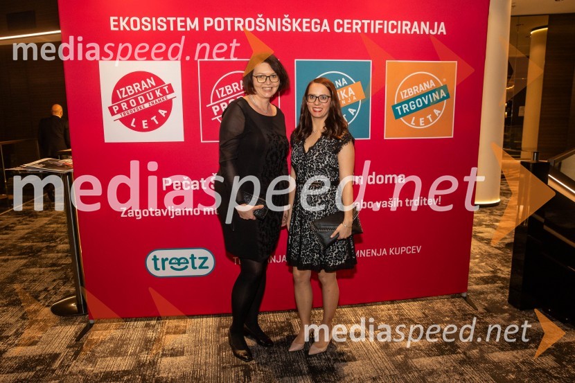  Andreja Fras Martini, ecommerce manager, Orbico Slovenija;  ... Izbran produkt leta 2024