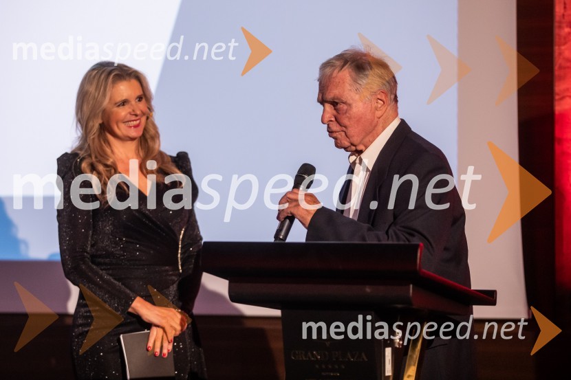  Bernarda Žarn, voditeljica; ddr. Matjaž Mulej,  prvi predsednik Strokovnega sveta inštituta IRDO, predsednik Raziskovalnega sveta ZRC IRDO, zaslužni profesor iz Ekonomsko-poslovne fakultete Univerze v MariboruIzbran produkt leta 2024