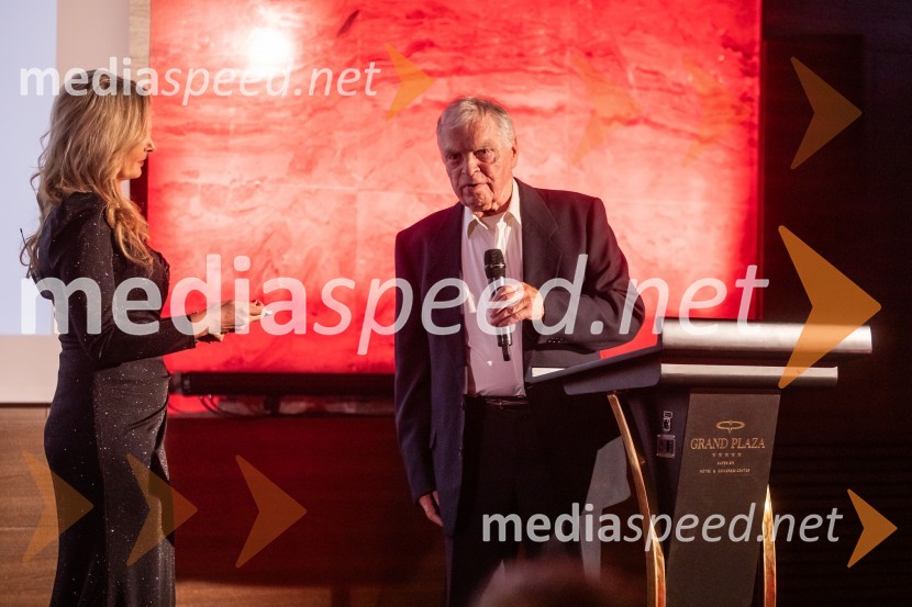  Bernarda Žarn, voditeljica; ddr. Matjaž Mulej,  prvi predsednik Strokovnega sveta inštituta IRDO, predsednik Raziskovalnega sveta ZRC IRDO, zaslužni profesor iz Ekonomsko-poslovne fakultete Univerze v MariboruIzbran produkt leta 2024