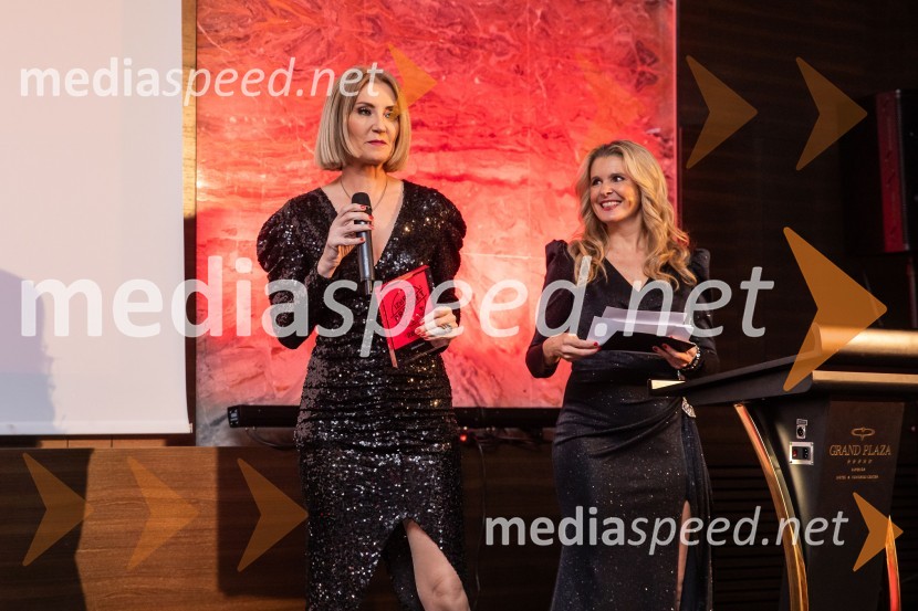  ... ;  Bernarda Žarn, voditeljicaIzbran produkt leta 2024