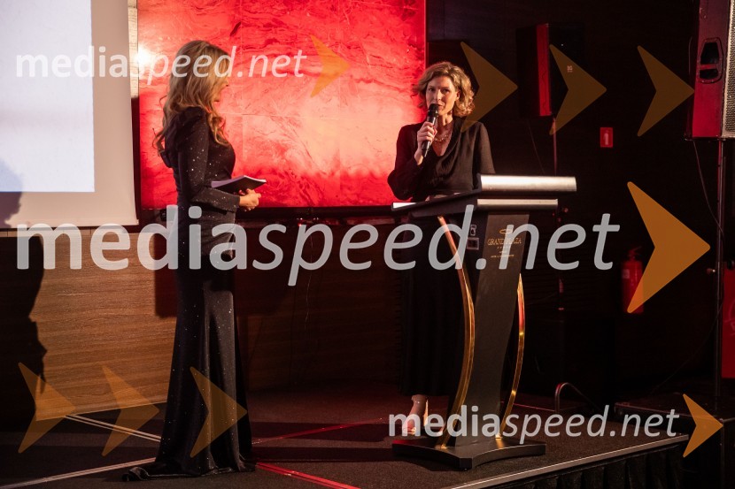  Bernarda Žarn, voditeljica;  ... Izbran produkt leta 2024