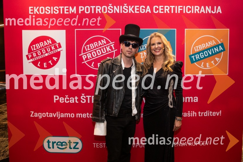  Tilen Artač, imitator, glasbenik;  Bernarda Žarn, voditeljicaIzbran produkt leta 2024