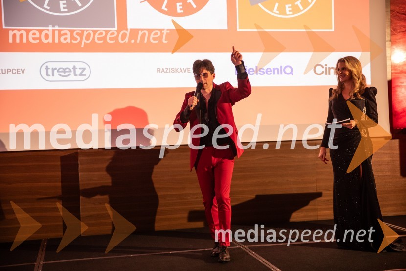  Tilen Artač, imitator, glasbenik;  Bernarda Žarn, voditeljicaIzbran produkt leta 2024