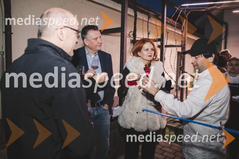 prof. dr.  Iztok Palčič, redni profesor, prodekan za infrastrukturo in sodelovanje z okoljem na FS UM; mag. Norma Bale, pisateljica;  Tomaž Kavčič, kuharski mojster, Pri Lojzetu, Zemono, podpredsednik BASSSteyerjev tradicionalni kulinarični večer s Tomažem Kavčičem