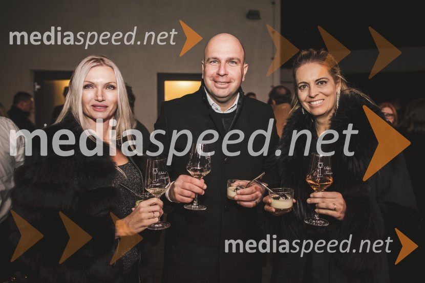  Alja Žvajker;  Leon Žvajker, Gasilko, d. o. o.;  Miša Margan Kocbek, novinarka revije Zvezde/Lady, direktorica agencije Glammodels, MimaSteyerjev tradicionalni kulinarični večer s Tomažem Kavčičem